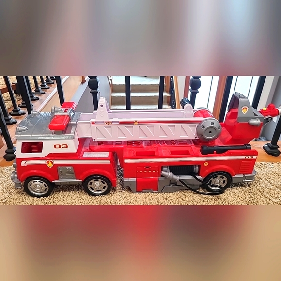 paw patrol ultimate rescue fire truck